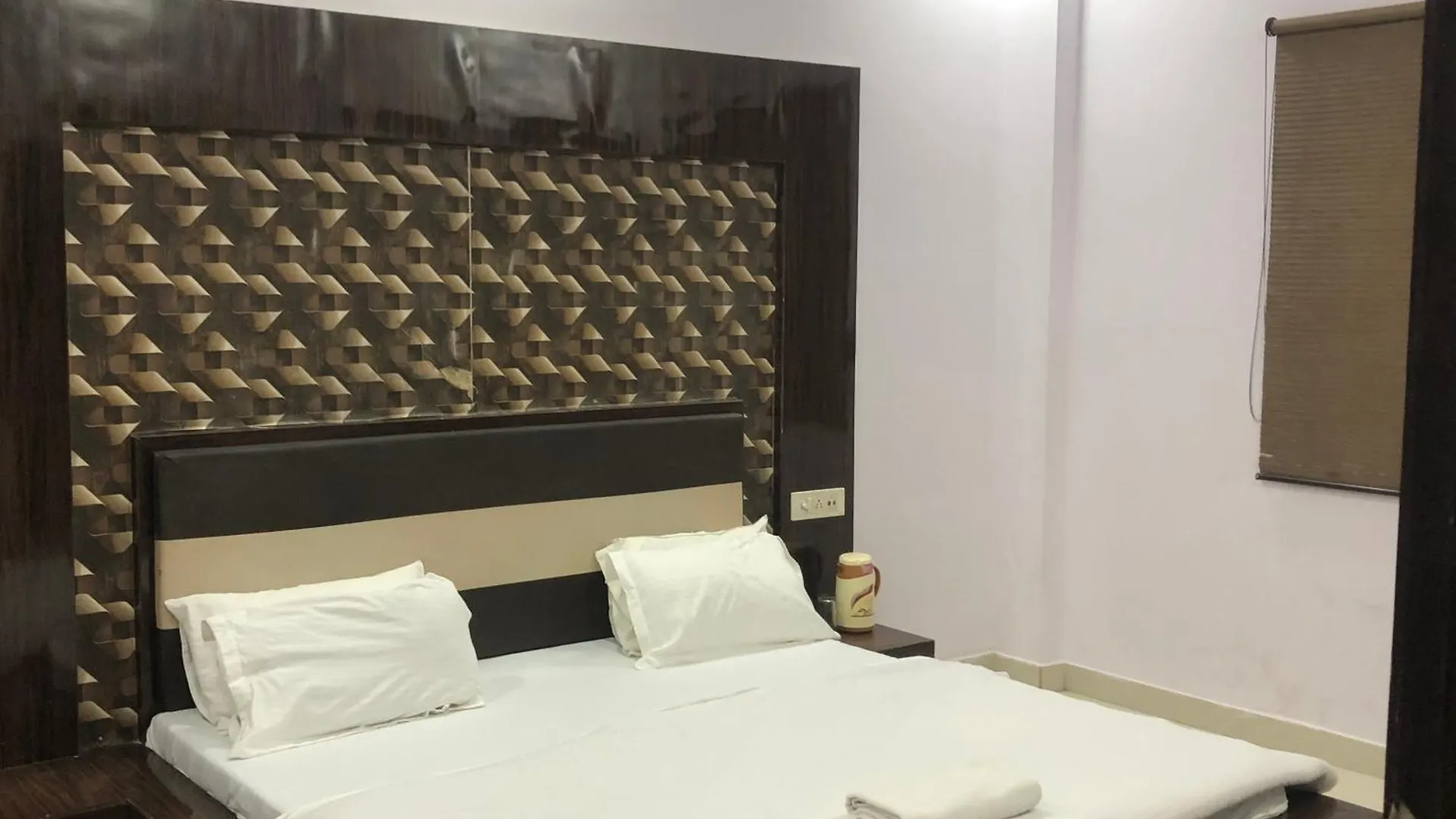 Hotel Kn Plaza Agra  Agra (Uttar Pradesh)